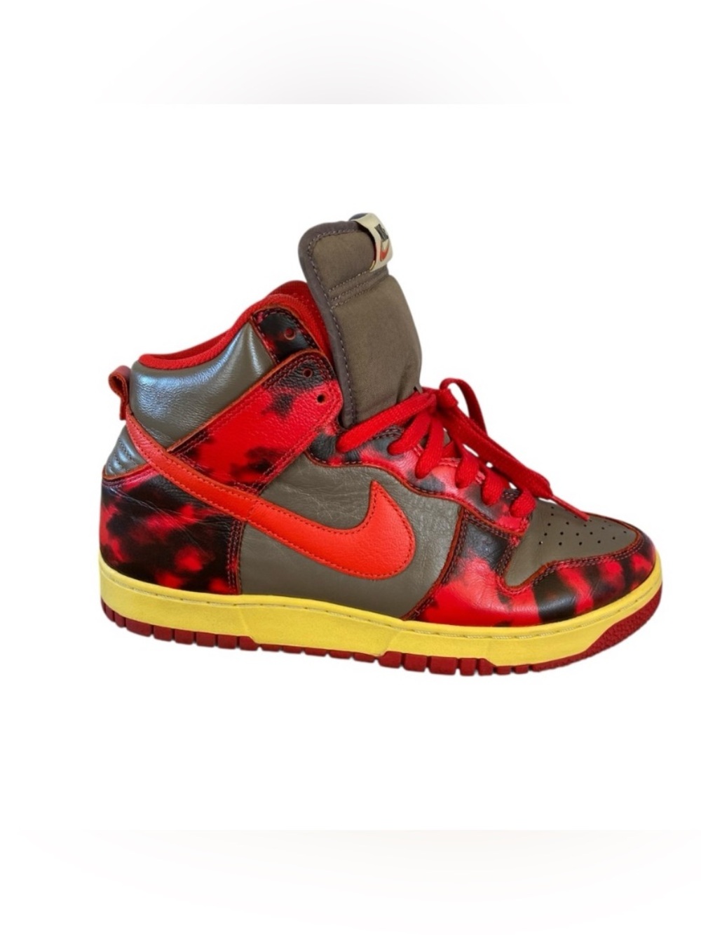Nike Dunk High 1985 SP Acid Wash Red | OG Retro Streetwear Sneaker | Men’s 8.5